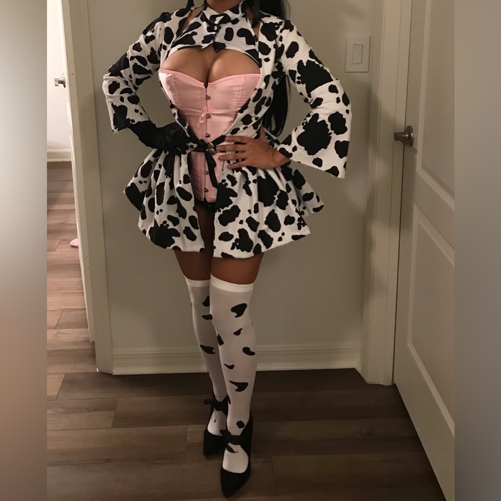 The Holy Cow and The Holy 💩 Halloween costume